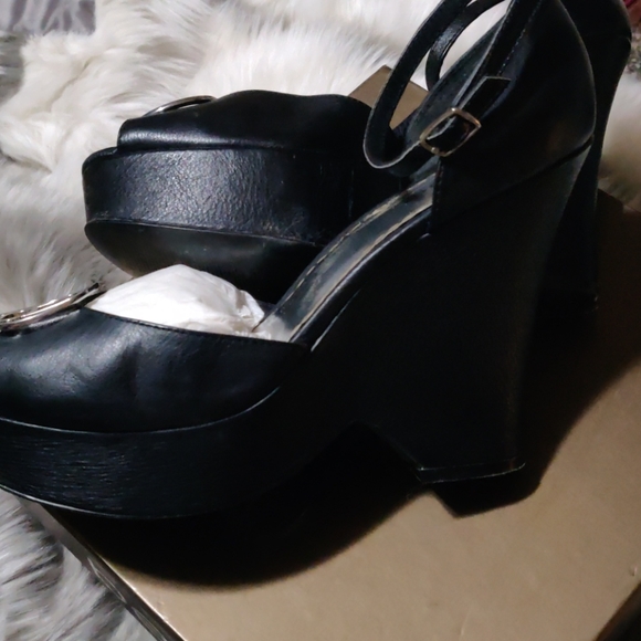 Bebe Black leather silver insignia platform heels - Picture 3 of 5